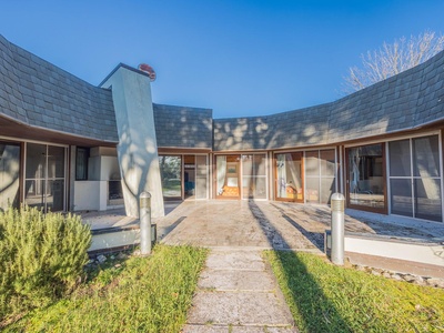 Villa in an excellent location