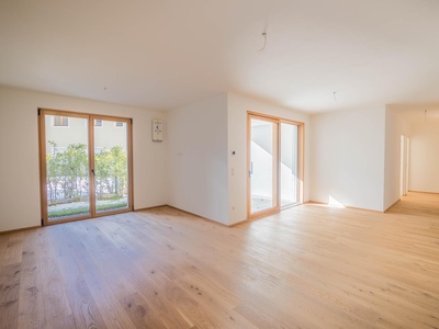 Neue 4-Zimmer Wohnung mit Garten und Terrasse