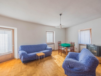 Geräumige 3-Zimmer Wohnung im Zentrum von Sfruz