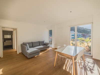 Refurbished 2-room apartment in an excellent location