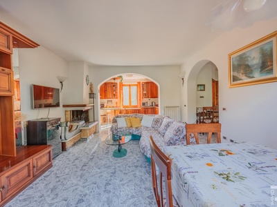 Gepflegte 4-Zimmer Wohnung mit schöner Aussicht