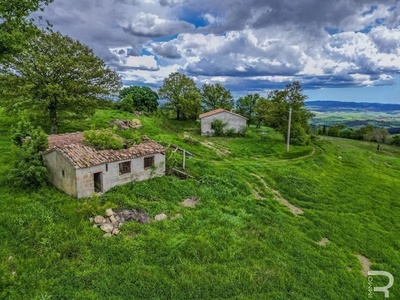 Rustico in posizione isolata con vista fantastica