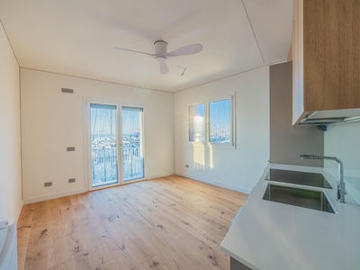 Fantastic apartment with views over the harbor and sea