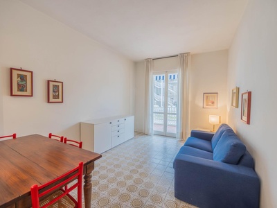 Bright 3-room apartment right by the sea