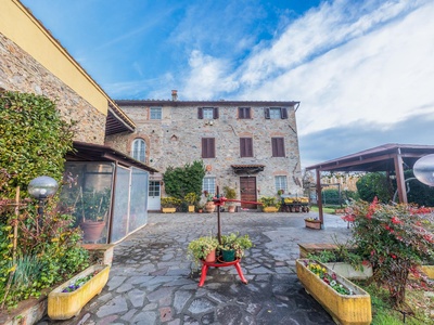 Sanierter Casale in Borgo San Ginese di Compito