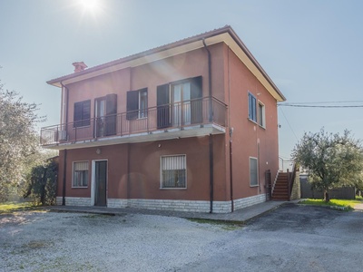 Villa con vista unica sul Lago di Garda