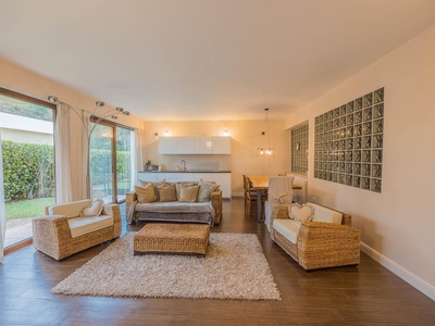 Sanierte 3-Zimmer Wohnung mit Garten in Seenähe