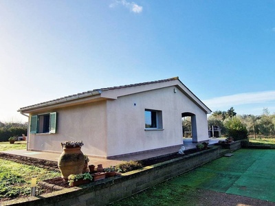 House in mint condition near the sea