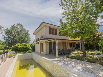 Villa spaziosa con vista mare