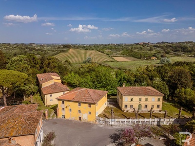 Historisches Erbe mit Vision: Exklusive Fattoria bei Crespina Lorenzana