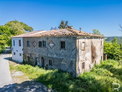Sanierungsbedürftiges Bauernhaus mit viel Potential