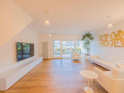 Sanierte Penthousewohnung mit Panoramaterrasse und Gründach