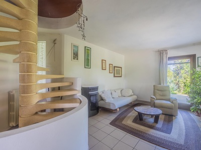Beautiful villa with large garden