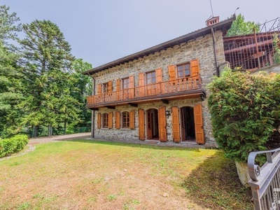 Detached rustico with well-tended garden