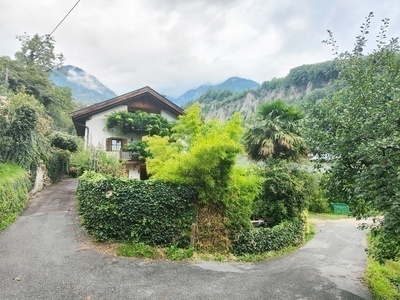 Historic single-family home in Tirolo!