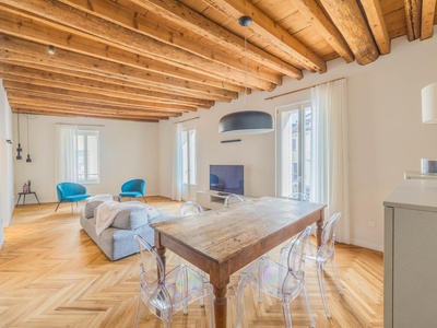 Sanierte 4-Zimmer Wohnung im Herzen von Desenzano