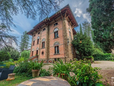 Historische Jugendstilvilla im Zentrum von Montevarchi