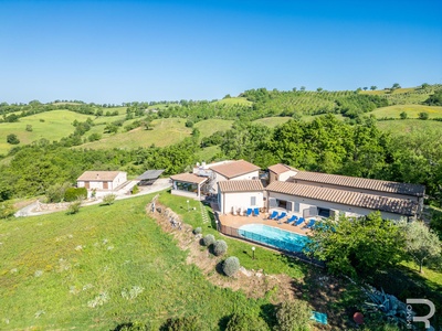 Renovated agriturismo in a beautiful location