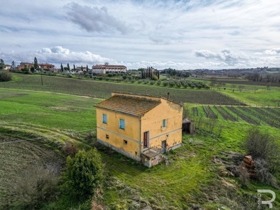 Rustico in need of renovation in a fantastic panoramic location
