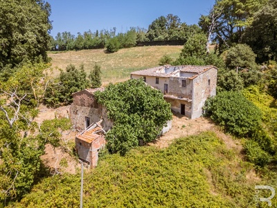 Spaziosa proprietà in splendida posizione panoramica