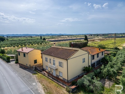 Spacious rustico near the sea