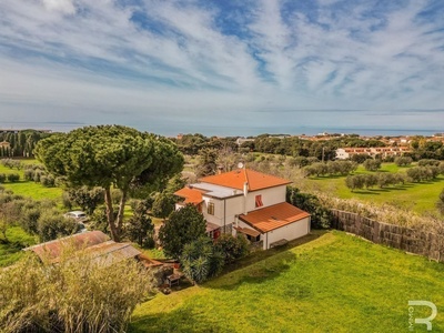 Unique villa on the sea