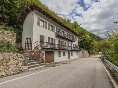 Großzügiges Einfamilienhaus mit viel Potenzial