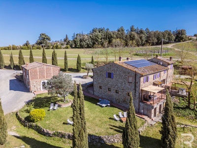 Exklusiver Agriturismo mit Reitanlage und 33 Hektar Land