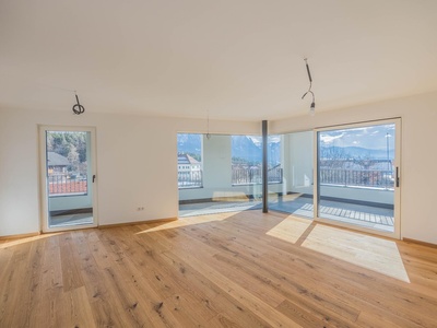 Neue 4-Zimmer Wohnung mit großer Terrasse