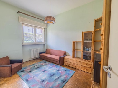 Sanierungsbedürftige 3-Zimmer Wohnung in absoluter Toplage