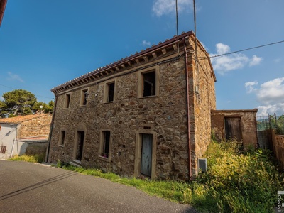 Casa indipendente da ristrutturare nel cuore di Pomaia