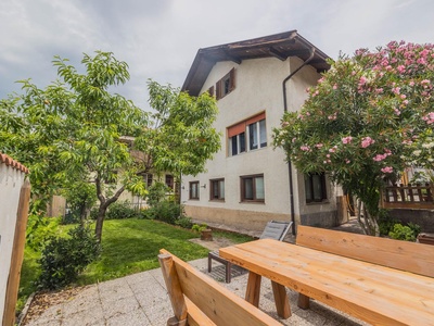 Freistehendes Wohnhaus in sonniger und ruhiger Lage