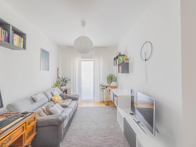 Bilocale ben tenuto con balcone!