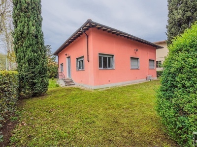 Villa in Florence with garden