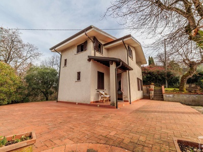 Charmante Villa zwischen Bergen und Meer