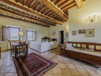 Charmante Dachgeschosswohnung in einzigartigem Anwesen