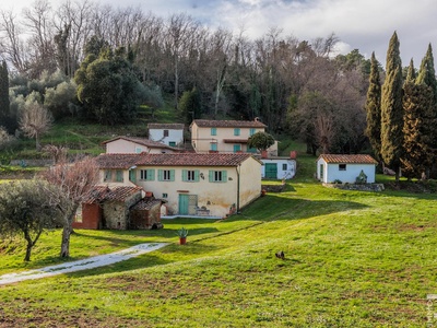 Splendida proprietà con vista mozzafiato