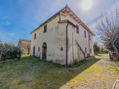 Doppelhaushälfte mit großem Garten