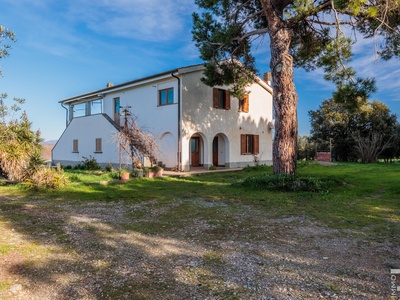 Casale in need of renovation in a beautiful location