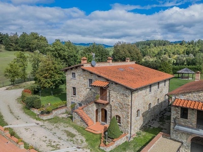 Renovated agriturismo with swimming pool