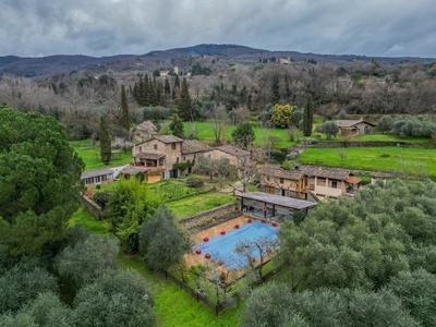 Well-kept agriturismo with pool