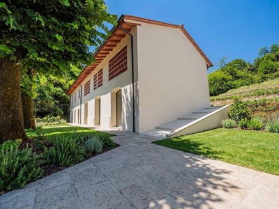Exclusive shell villa with stunning views