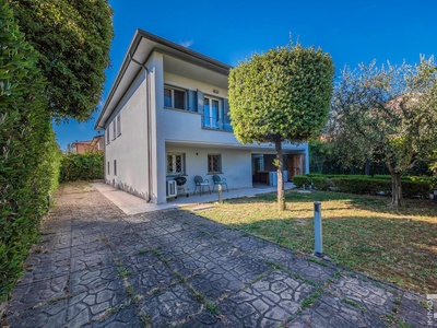 Freistehende Villa an der toskanischen Küste