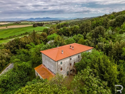 Rustico mit 22 Hektar Land in Santa Luce