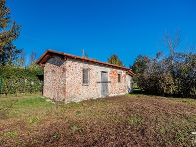 Rustico in stato grezzo vicino alla spiaggia