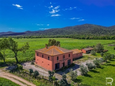 Rustico in posizione isolata