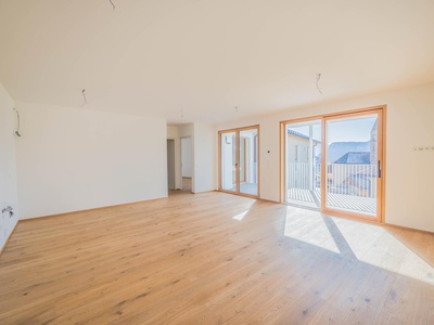 Neue 4-Zimmer Wohnung im letzten Stock