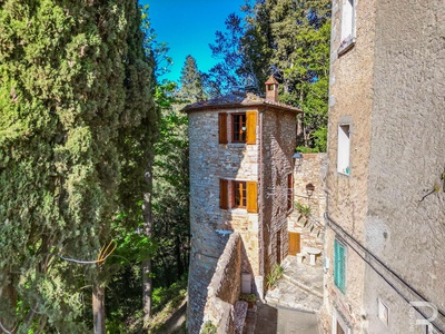 Einzigartiger Wohnturm in Serre di Rapolano