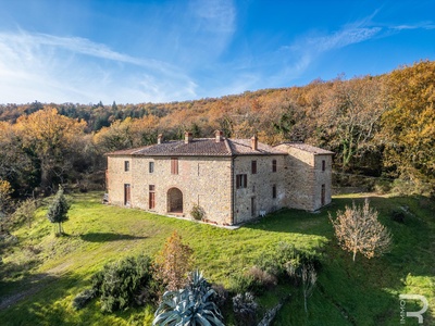 Beautiful rustico with lots of potential