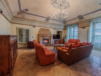 Einzigartiges Anwesen mit weitläufigem Grundbesitz